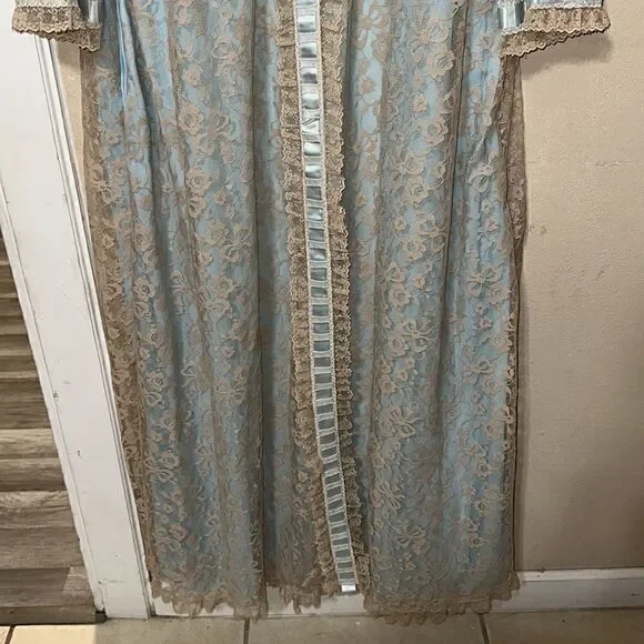 Odette  Barsa Robe - Picture 2 of 8